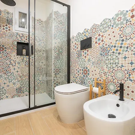 Gramsci 22 - Center *